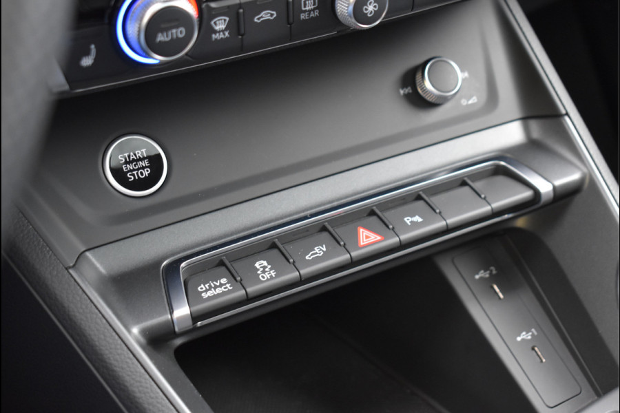 Audi Q3 Sportback 45 TFSI e S-Line 245 Pk Pano Navi Leder Keyless Apple Carplay 21 Inch