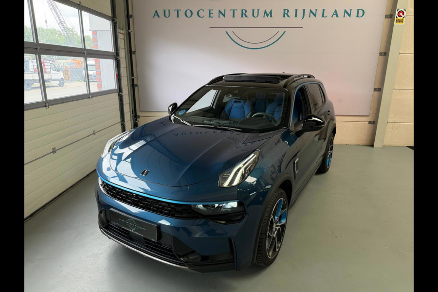 Lynk & Co 01 1.5 261PK Plug-in Hybrid, Pano, 360 Camera ,Apple Carplay