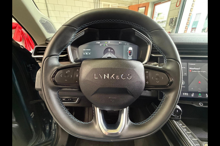 Lynk & Co 01 1.5 261PK Plug-in Hybrid, Pano, 360 Camera ,Apple Carplay