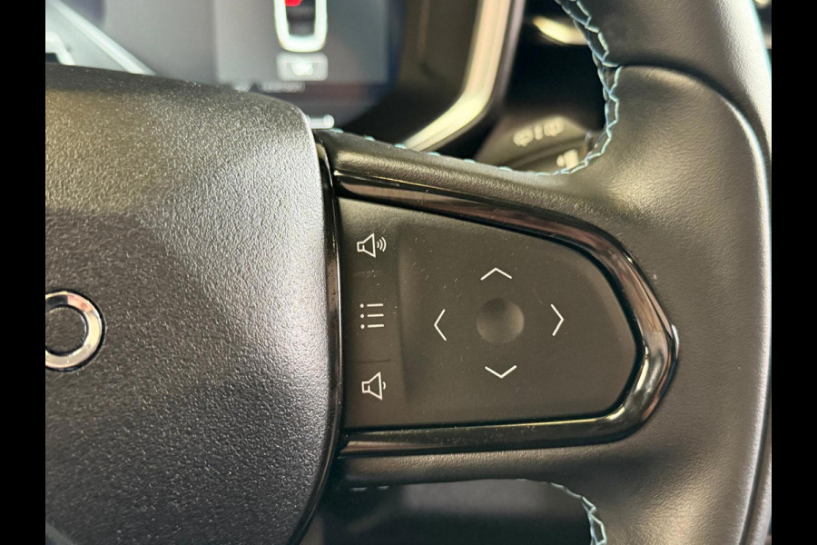 Lynk & Co 01 1.5 261PK Plug-in Hybrid, Pano, 360 Camera ,Apple Carplay