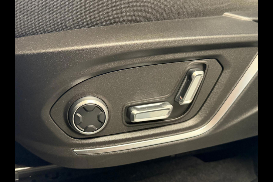 Lynk & Co 01 1.5 261PK Plug-in Hybrid, Pano, 360 Camera ,Apple Carplay