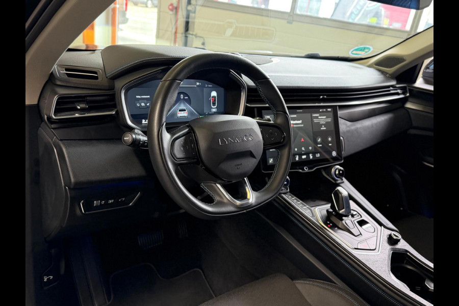 Lynk & Co 01 1.5 261PK Plug-in Hybrid, Pano, 360 Camera ,Apple Carplay