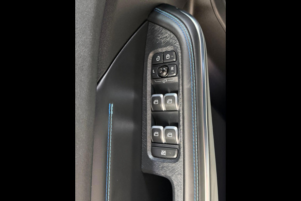 Lynk & Co 01 1.5 261PK Plug-in Hybrid, Pano, 360 Camera ,Apple Carplay