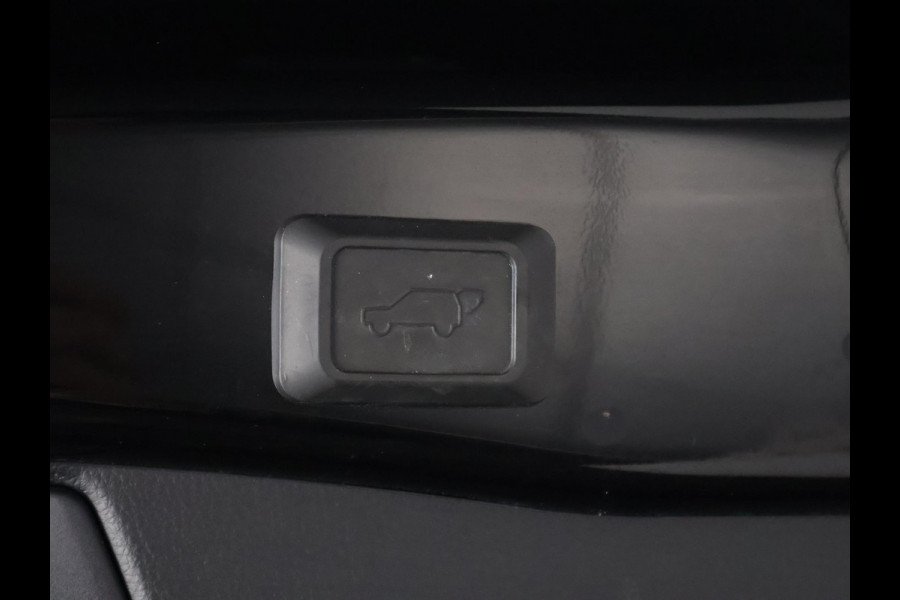 Toyota RAV4 2.0 VVT-iE Black Luxury | 360° Camera | Trekhaak | Dodehoek detectie | 1500 KG trekgewicht |