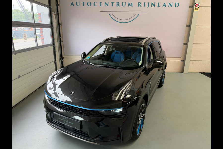 Lynk & Co 01 1.5 261PK Plug-in Hybrid,1 Jaar Bovag Garantie, Pano, Zwarte Hemel, 360 Camera ,Apple Carplay