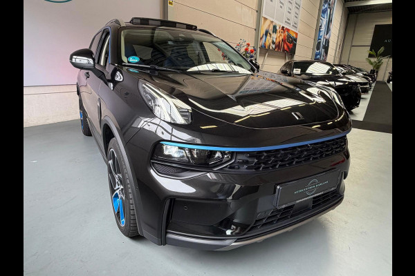 Lynk & Co 01 1.5 261PK Plug-in Hybrid,1 Jaar Bovag Garantie, Pano, Zwarte Hemel, 360 Camera ,Apple Carplay
