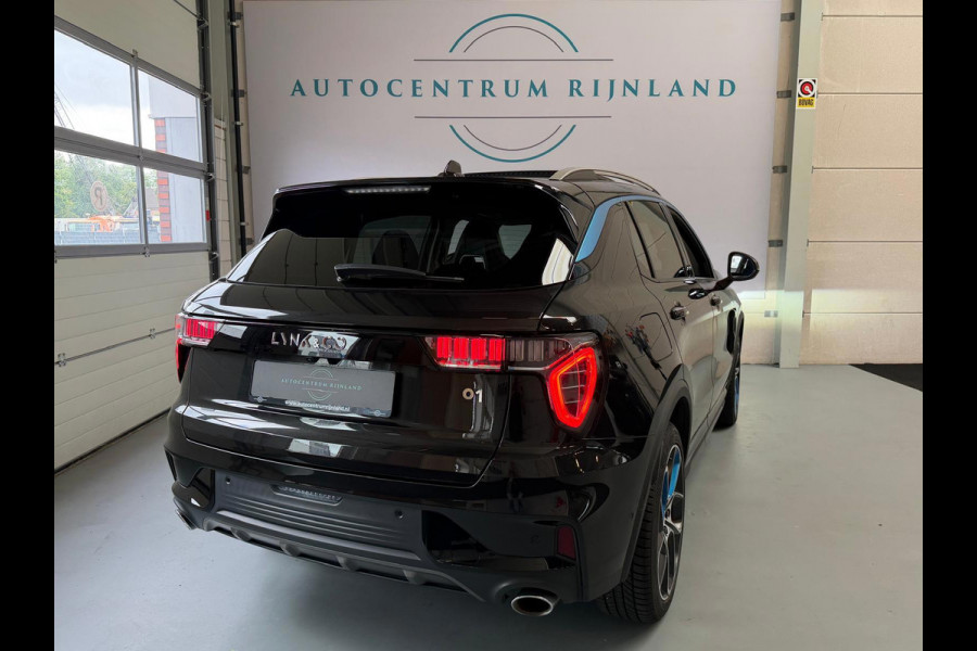 Lynk & Co 01 1.5 261PK Plug-in Hybrid,1 Jaar Bovag Garantie, Pano, Zwarte Hemel, 360 Camera ,Apple Carplay