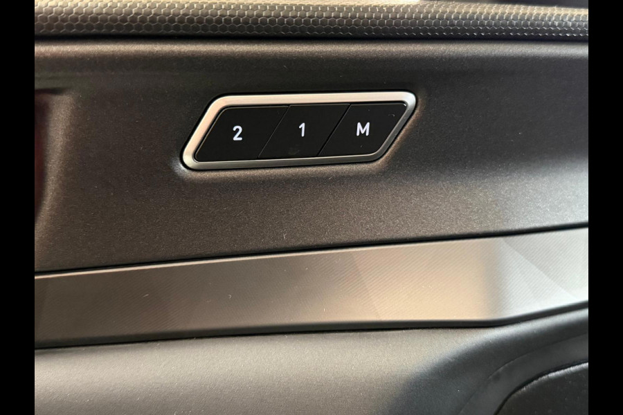 Lynk & Co 01 1.5 261PK Plug-in Hybrid,1 Jaar Bovag Garantie, Pano, Zwarte Hemel, 360 Camera ,Apple Carplay