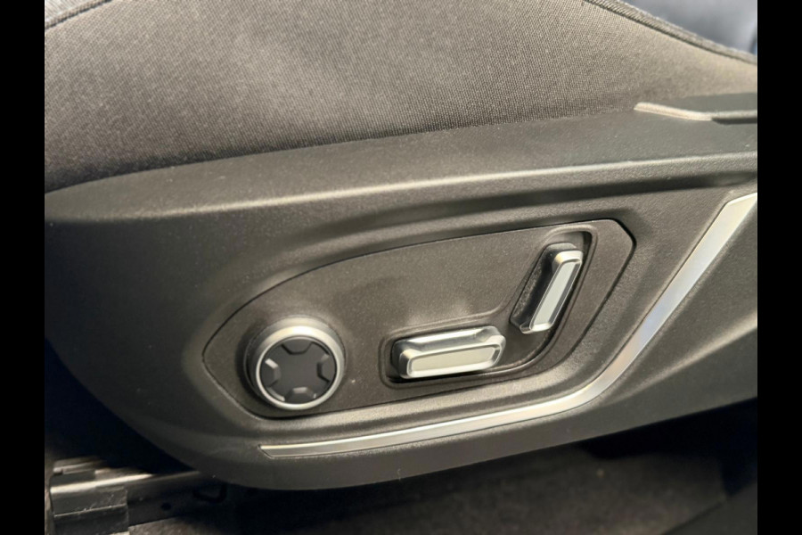 Lynk & Co 01 1.5 261PK Plug-in Hybrid,1 Jaar Bovag Garantie, Pano, Zwarte Hemel, 360 Camera ,Apple Carplay