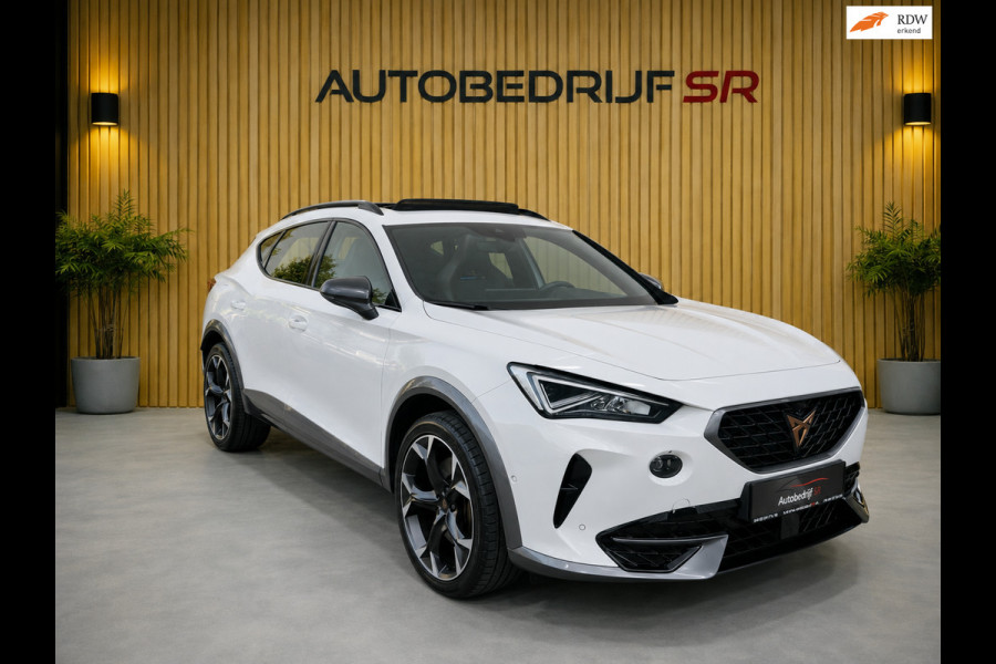 CUPRA Formentor 1.4 e-Hybrid VZ Performance Pano! 360'Camera Trekhaak! Eleck Kofferbak Sfeerverlichting Stoelverwarming Nette Auto