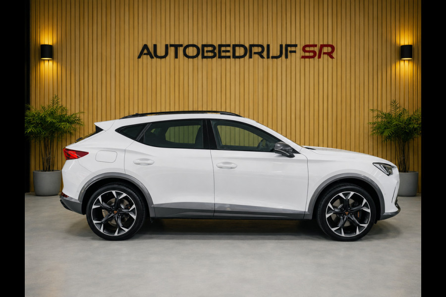 CUPRA Formentor 1.4 e-Hybrid VZ Performance Pano! 360'Camera Trekhaak! Eleck Kofferbak Sfeerverlichting Stoelverwarming Nette Auto