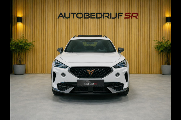 CUPRA Formentor 1.4 e-Hybrid VZ Performance Pano! 360'Camera Trekhaak! Eleck Kofferbak Sfeerverlichting Stoelverwarming Nette Auto