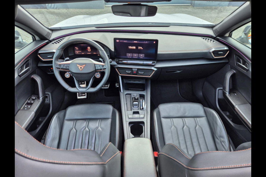 CUPRA Formentor 1.4 e-Hybrid VZ Performance Pano! 360'Camera Trekhaak! Eleck Kofferbak Sfeerverlichting Stoelverwarming Nette Auto