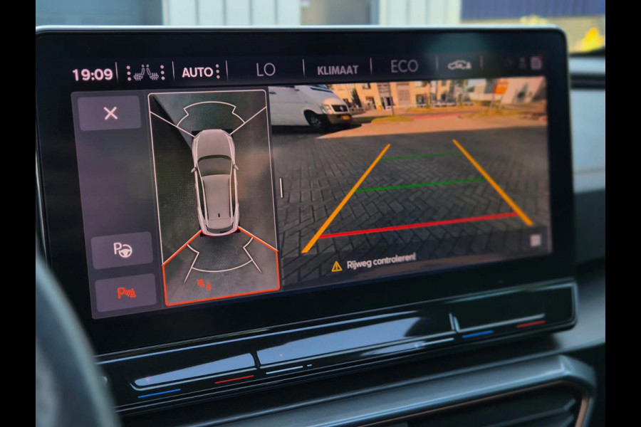 CUPRA Formentor 1.4 e-Hybrid VZ Performance Pano! 360'Camera Trekhaak! Eleck Kofferbak Sfeerverlichting Stoelverwarming Nette Auto