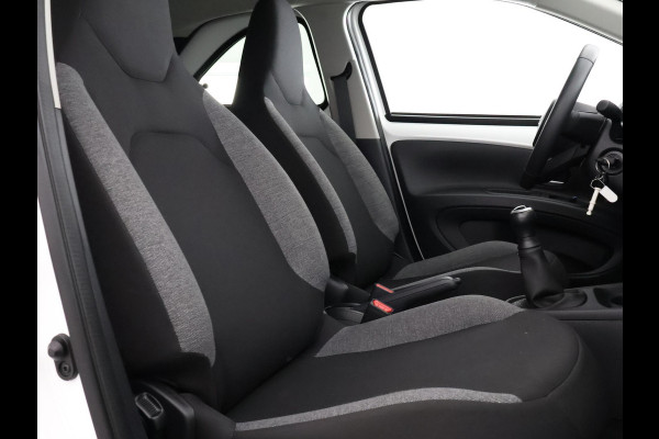 Toyota Aygo X 1.0 VVT-i MT Play Sport | Apple Carplay & AndroidAUTO | Airco | Camera | Privacy Glass |