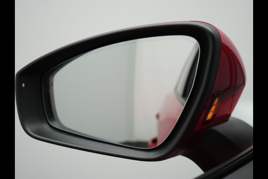 Škoda ENYAQ iV 50 Comfort 55 kWh Dealer O.H | Adaptive Cruise | Camera | Crystal LED | Apple Carplay | Sportstoelen Verwarmd | BLIS | Virtual | Navigatie | DAB | 19"L.M |