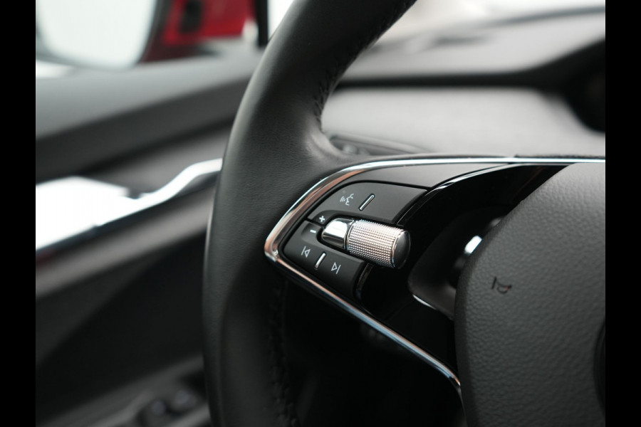 Škoda ENYAQ iV 50 Comfort 55 kWh Dealer O.H | Adaptive Cruise | Camera | Crystal LED | Apple Carplay | Sportstoelen Verwarmd | BLIS | Virtual | Navigatie | DAB | 19"L.M |