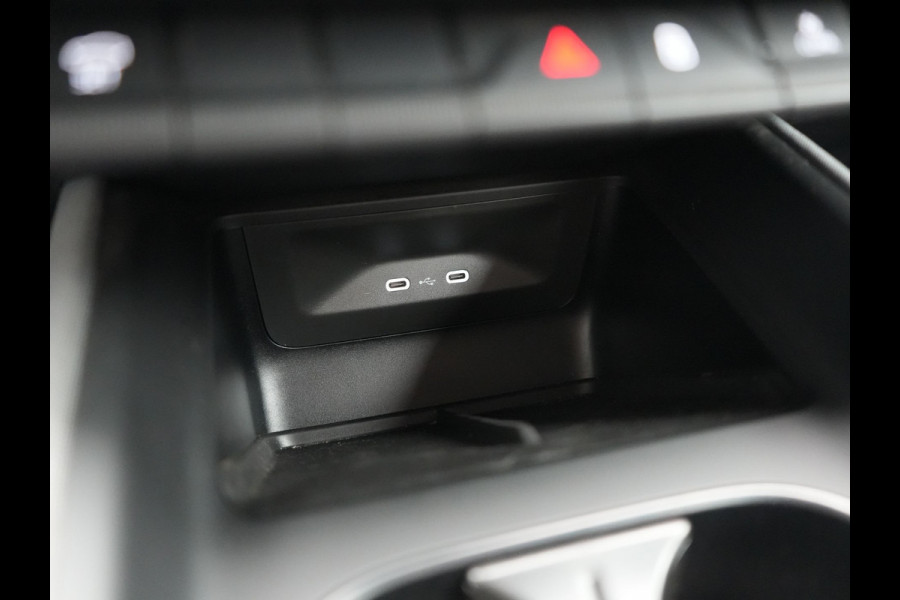 Škoda ENYAQ iV 50 Comfort 55 kWh Dealer O.H | Adaptive Cruise | Camera | Crystal LED | Apple Carplay | Sportstoelen Verwarmd | BLIS | Virtual | Navigatie | DAB | 19"L.M |