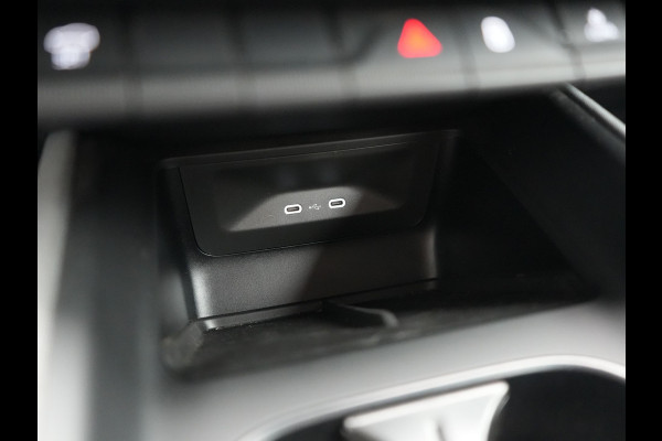 Škoda ENYAQ iV 50 Comfort 55 kWh Dealer O.H | Adaptive Cruise | Camera | Crystal LED | Apple Carplay | Sportstoelen Verwarmd | BLIS | Virtual | Navigatie | DAB | 19"L.M |