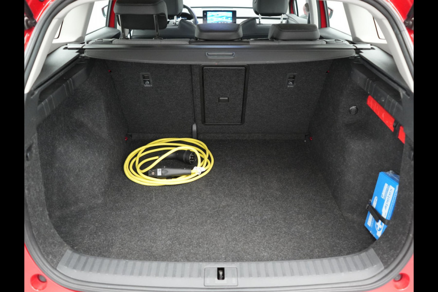 Škoda ENYAQ iV 50 Comfort 55 kWh Dealer O.H | Adaptive Cruise | Camera | Crystal LED | Apple Carplay | Sportstoelen Verwarmd | BLIS | Virtual | Navigatie | DAB | 19"L.M |