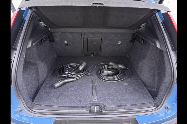 Volvo XC40 Ultimate Recharge Pure 360 CAMERA | PANORAMADAK | ELEKTRISCHE TREKHAAK | STOEL- & STUURVERWARMING | ACHTERUITRIJCAMERA | ELEKTRISCHE ACHTERKLEP | HARMAN KARDON AUDIO | ZEER COMPLEET | ALL-IN PRIJS INCL. 12 MAANDEN BOVAG GARANTIE