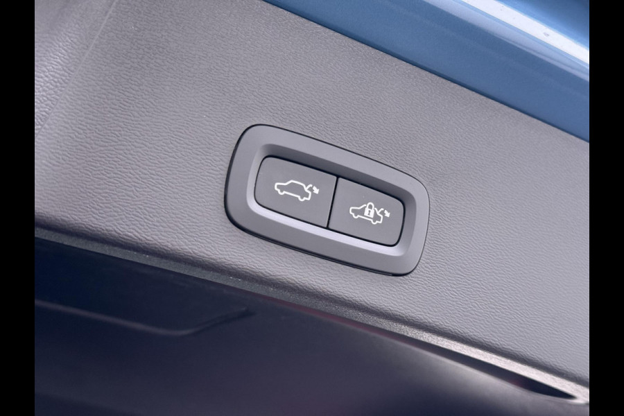 Volvo XC40 Ultimate Recharge Pure 360 CAMERA | PANORAMADAK | ELEKTRISCHE TREKHAAK | STOEL- & STUURVERWARMING | ACHTERUITRIJCAMERA | ELEKTRISCHE ACHTERKLEP | HARMAN KARDON AUDIO | ZEER COMPLEET | ALL-IN PRIJS INCL. 12 MAANDEN BOVAG GARANTIE