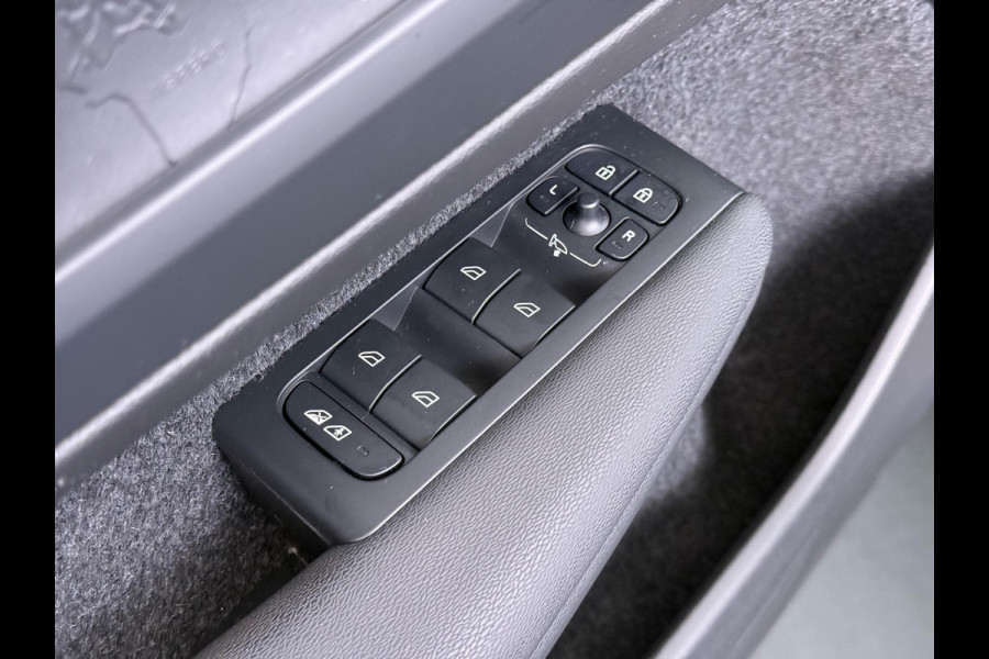 Volvo XC40 Ultimate Recharge Pure 360 CAMERA | PANORAMADAK | ELEKTRISCHE TREKHAAK | STOEL- & STUURVERWARMING | ACHTERUITRIJCAMERA | ELEKTRISCHE ACHTERKLEP | HARMAN KARDON AUDIO | ZEER COMPLEET | ALL-IN PRIJS INCL. 12 MAANDEN BOVAG GARANTIE
