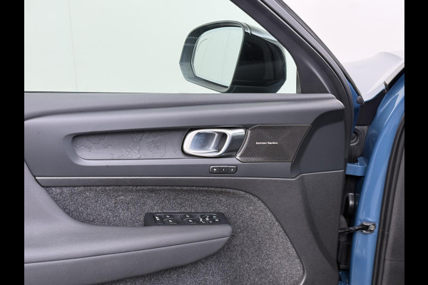 Volvo XC40 Ultimate Recharge Pure 360 CAMERA | PANORAMADAK | ELEKTRISCHE TREKHAAK | STOEL- & STUURVERWARMING | ACHTERUITRIJCAMERA | ELEKTRISCHE ACHTERKLEP | HARMAN KARDON AUDIO | ZEER COMPLEET | ALL-IN PRIJS INCL. 12 MAANDEN BOVAG GARANTIE