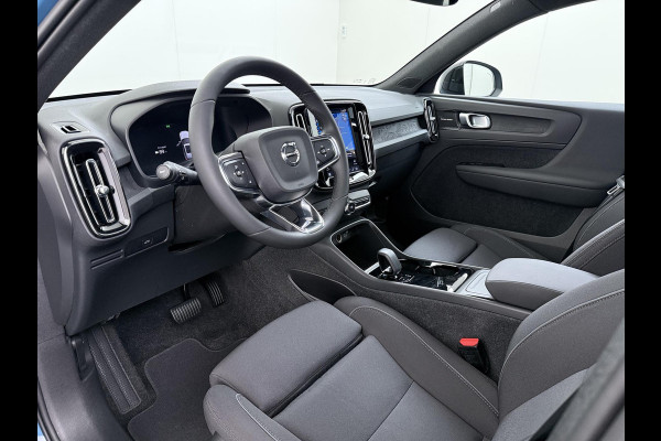 Volvo XC40 Ultimate Recharge Pure 360 CAMERA | PANORAMADAK | ELEKTRISCHE TREKHAAK | STOEL- & STUURVERWARMING | ACHTERUITRIJCAMERA | ELEKTRISCHE ACHTERKLEP | HARMAN KARDON AUDIO | ZEER COMPLEET | ALL-IN PRIJS INCL. 12 MAANDEN BOVAG GARANTIE