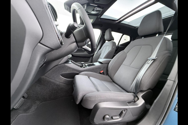Volvo XC40 Ultimate Recharge Pure 360 CAMERA | PANORAMADAK | ELEKTRISCHE TREKHAAK | STOEL- & STUURVERWARMING | ACHTERUITRIJCAMERA | ELEKTRISCHE ACHTERKLEP | HARMAN KARDON AUDIO | ZEER COMPLEET | ALL-IN PRIJS INCL. 12 MAANDEN BOVAG GARANTIE
