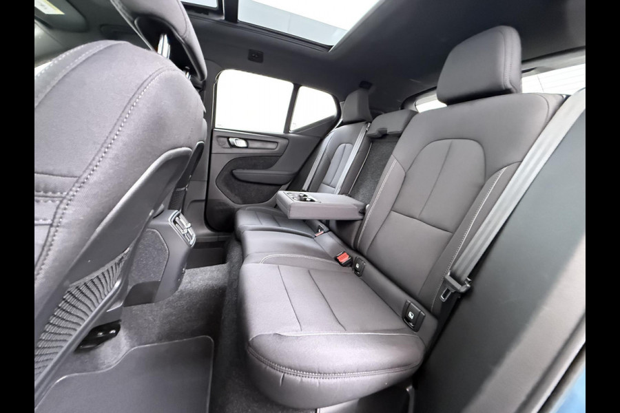 Volvo XC40 Ultimate Recharge Pure 360 CAMERA | PANORAMADAK | ELEKTRISCHE TREKHAAK | STOEL- & STUURVERWARMING | ACHTERUITRIJCAMERA | ELEKTRISCHE ACHTERKLEP | HARMAN KARDON AUDIO | ZEER COMPLEET | ALL-IN PRIJS INCL. 12 MAANDEN BOVAG GARANTIE