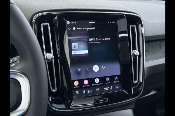 Volvo XC40 Ultimate Recharge Pure 360 CAMERA | PANORAMADAK | ELEKTRISCHE TREKHAAK | STOEL- & STUURVERWARMING | ACHTERUITRIJCAMERA | ELEKTRISCHE ACHTERKLEP | HARMAN KARDON AUDIO | ZEER COMPLEET | ALL-IN PRIJS INCL. 12 MAANDEN BOVAG GARANTIE