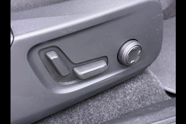 Volvo XC40 Ultimate Recharge Pure 360 CAMERA | PANORAMADAK | ELEKTRISCHE TREKHAAK | STOEL- & STUURVERWARMING | ACHTERUITRIJCAMERA | ELEKTRISCHE ACHTERKLEP | HARMAN KARDON AUDIO | ZEER COMPLEET | ALL-IN PRIJS INCL. 12 MAANDEN BOVAG GARANTIE