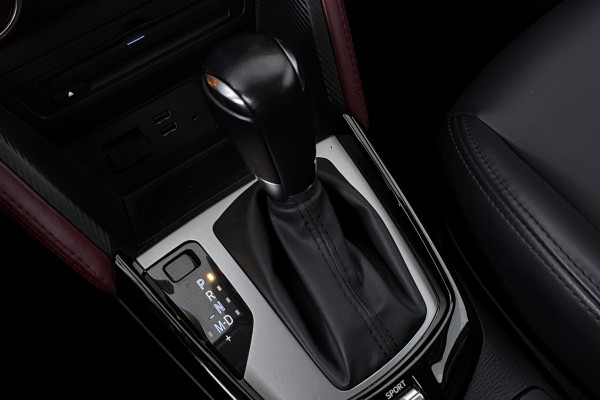 Mazda CX-3 2.0 SkyActiv-G 120 GT-M (TREKHAAK, CAMERA, STOEL/STUURVERWARMING, NAVIGATIE, SENSOREN, TREKHAAK, CRUISE ADAPTIEF)