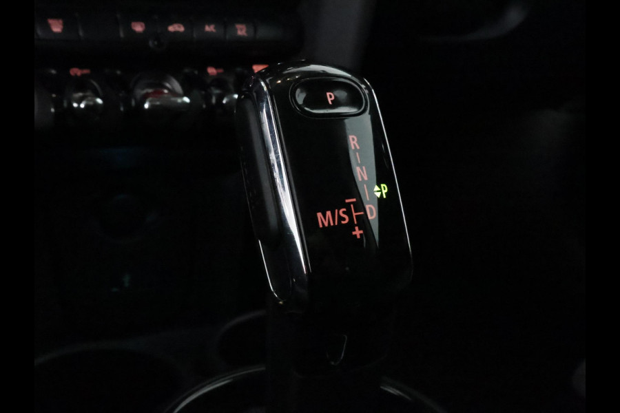 MINI 3-deurs 1.5 Cooper Sports 1499 GT PACK Automaat | Apple Carplay & AndroidAUTO | Parkeersensoren | 1e eigenaar |