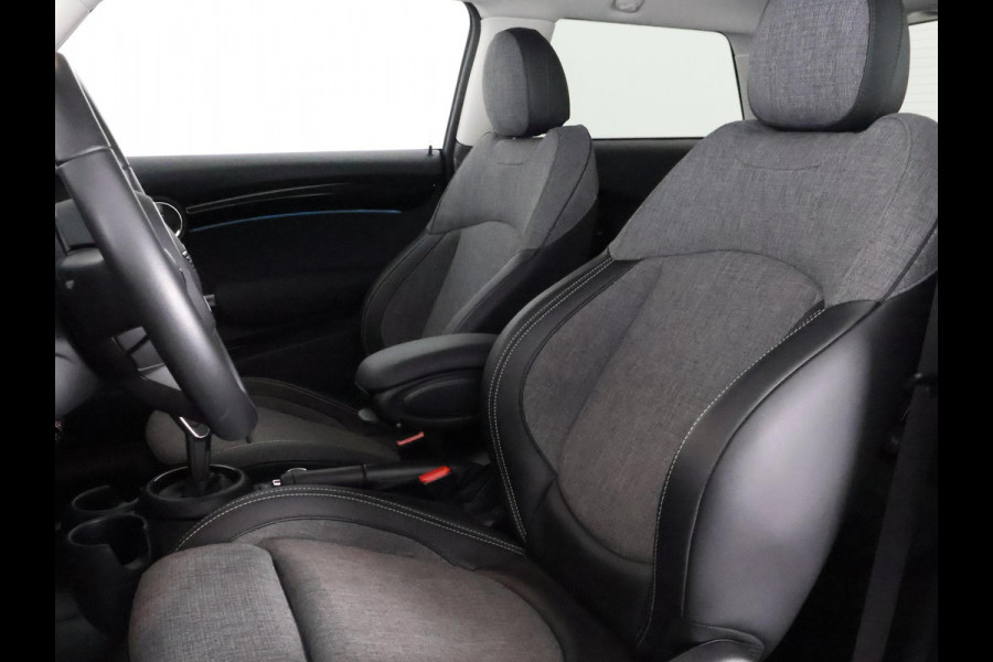 MINI 3-deurs 1.5 Cooper Sports 1499 GT PACK Automaat | Apple Carplay & AndroidAUTO | Parkeersensoren | 1e eigenaar |