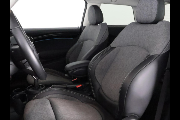 MINI 3-deurs 1.5 Cooper Sports 1499 GT PACK Automaat | Apple Carplay & AndroidAUTO | Parkeersensoren | 1e eigenaar |