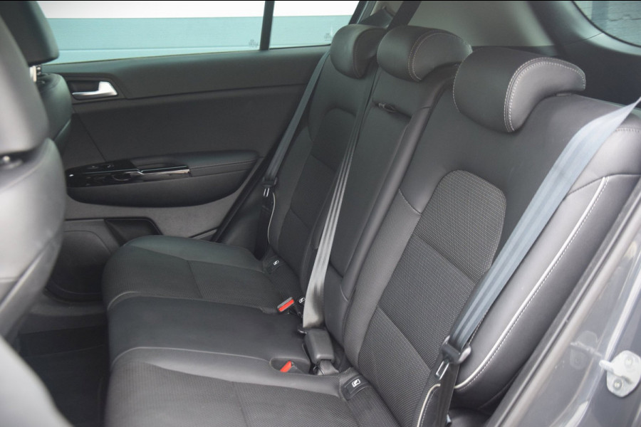 Kia Sportage 1.6 T-GDI Black Edition LEDEREN BEKLEDING/PANORAMADAK/VOORSTOELEN VERWARMD