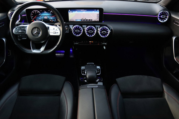 Mercedes-Benz A-Klasse A250 AMG 4Matic / PANO / CAMERA / KEYLESS / DODEHOEK / STOELVERW
