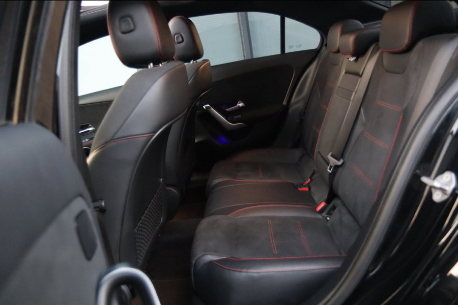 Mercedes-Benz A-Klasse A250 AMG 4Matic / PANO / CAMERA / KEYLESS / DODEHOEK / STOELVERW