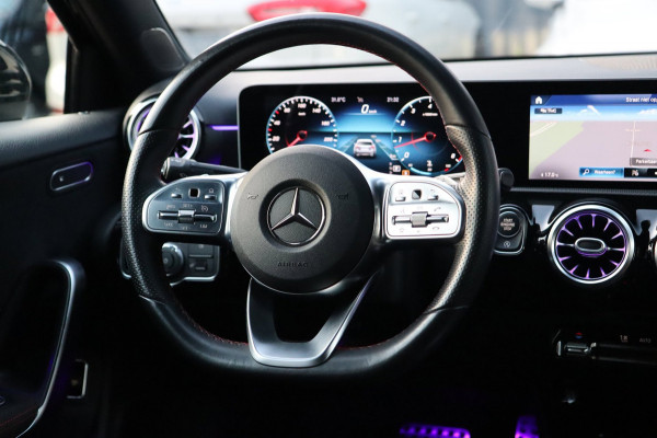 Mercedes-Benz A-Klasse A250 AMG 4Matic / PANO / CAMERA / KEYLESS / DODEHOEK / STOELVERW
