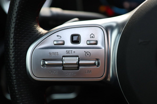 Mercedes-Benz A-Klasse A250 AMG 4Matic / PANO / CAMERA / KEYLESS / DODEHOEK / STOELVERW
