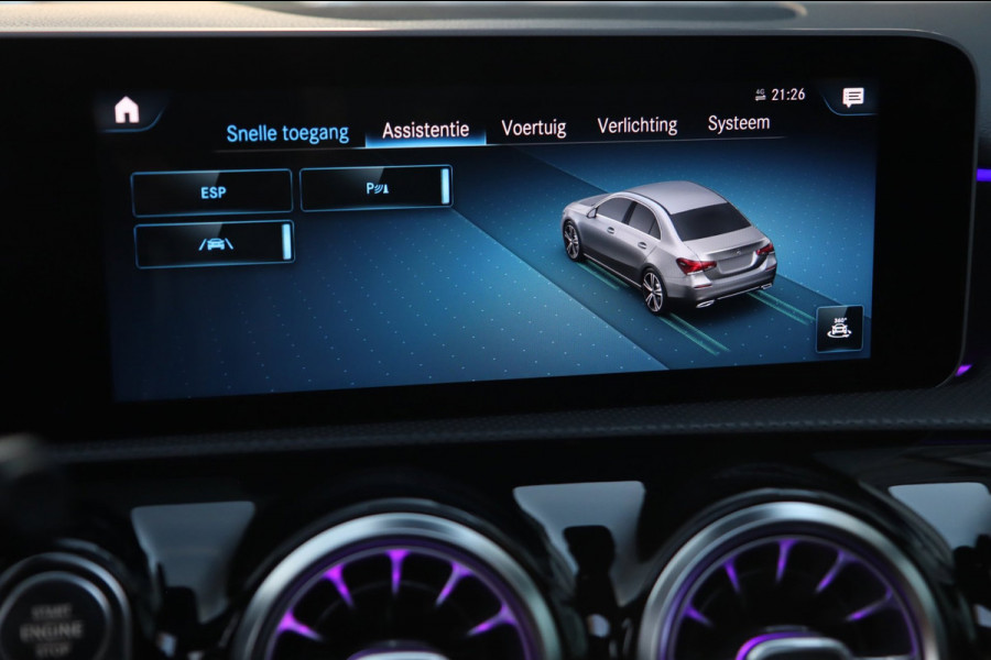 Mercedes-Benz A-Klasse A250 AMG 4Matic / PANO / CAMERA / KEYLESS / DODEHOEK / STOELVERW