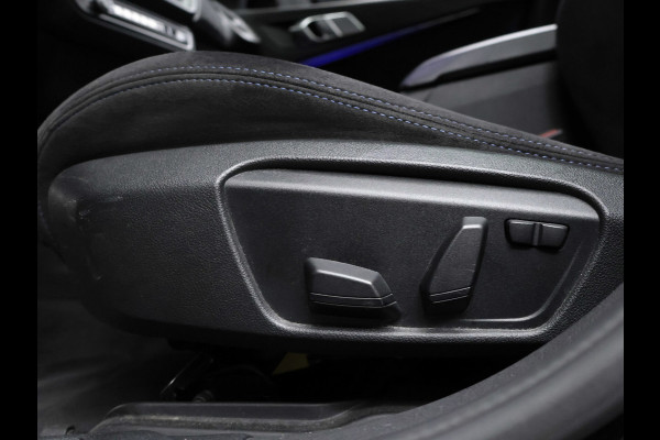 BMW 1-serie 118i Executive Edition M Sport (SCHUIFDAK,APPLE CARPLAY,NAVI,SFEERVERLICHTING,SPOILER,CLIMATE,CRUISE,GETINT,LM VELGEN)