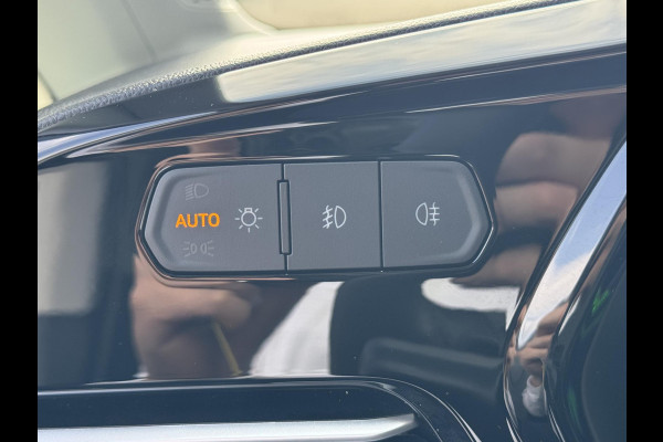 Ford Tourneo Connect 1.5 EcoBoost PHEV L2 Limited 150pk  | 116km WLTP range Elektrisch |  AGR Stoelen | Winterpack | 7 persoons | Adaptieve cruise | Achteruitrijcamera | Navigatiesysteem | All Weather banden | Verlengde fabrieksgarantie tot 12-2029
