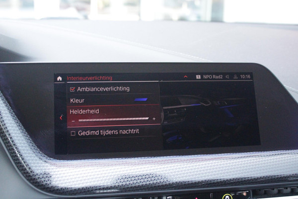 BMW 1-serie 116i AUTOMAAT HIGH EXECUTIVE | DRAADLOZE APPLE CARPLAY/ANDROID AUTO | NAVIGATIE | PARKEERSENSOREN VOOR + ACHTER | SHADOW LINE | STOEL VERWARMING | CRUISE CONTROL | DAB+ RADIO | 17" LICHTMETALEN VELGEN | DRAADLOZE TELEFOONLADER |
