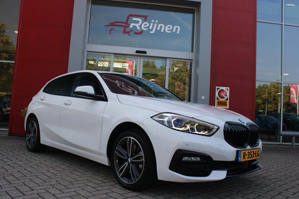BMW 1-serie 116i AUTOMAAT HIGH EXECUTIVE | DRAADLOZE APPLE CARPLAY/ANDROID AUTO | NAVIGATIE | PARKEERSENSOREN VOOR + ACHTER | SHADOW LINE | STOEL VERWARMING | CRUISE CONTROL | DAB+ RADIO | 17" LICHTMETALEN VELGEN | DRAADLOZE TELEFOONLADER |