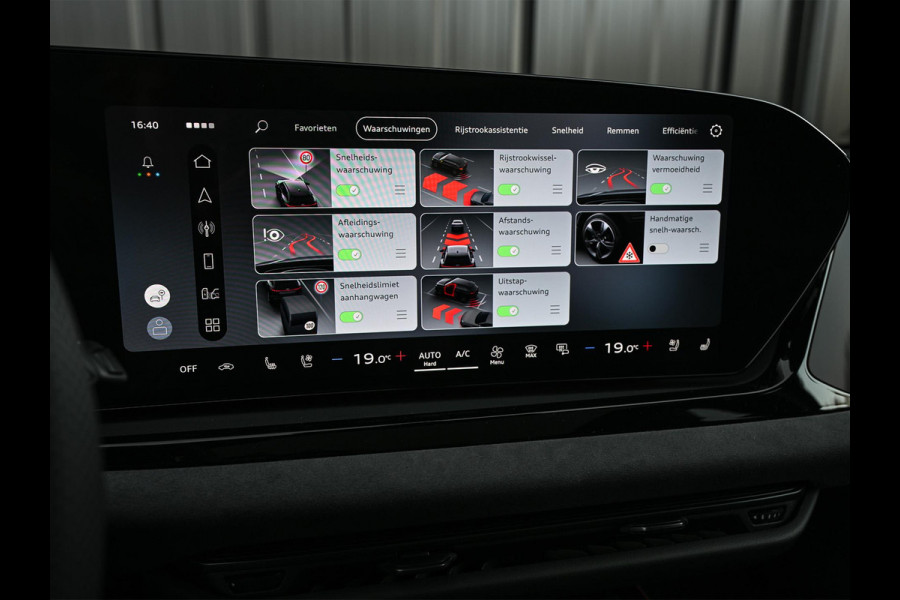 Audi A6 Avant 2.0 e-hybrid quattro S edition Competition | 5 jr Garantie | Panoramadak | B&O | Stoelventilatie en Massage | 360 Camera | Luchtvering | Ambiance Interieur | Achterasbesturing | Carbon Inleg | Head-Up | S-Seats | Passagiers Display |