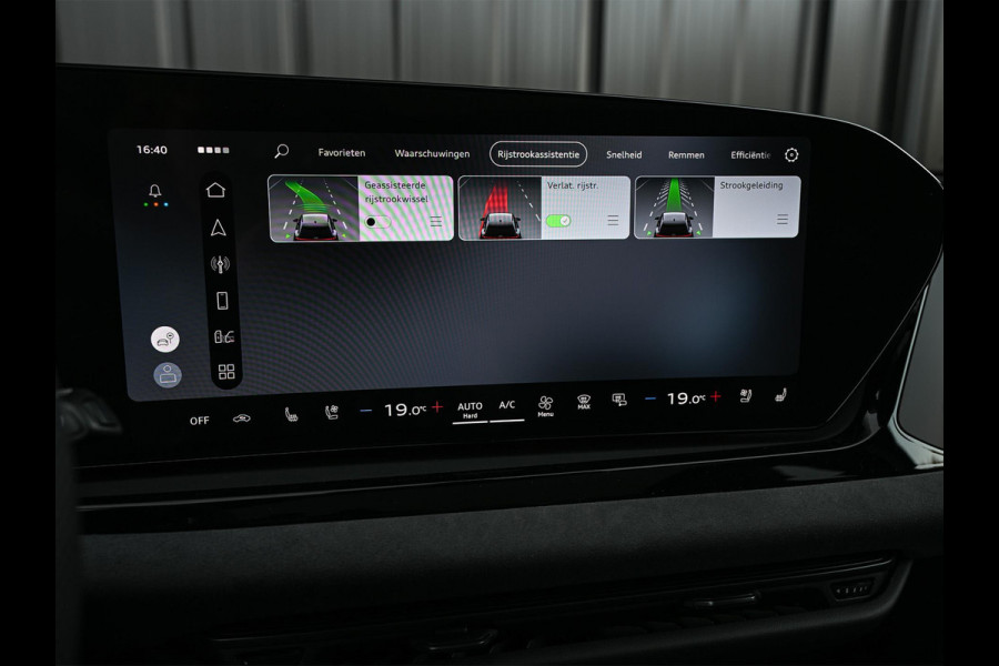 Audi A6 Avant 2.0 e-hybrid quattro S edition Competition | 5 jr Garantie | Panoramadak | B&O | Stoelventilatie en Massage | 360 Camera | Luchtvering | Ambiance Interieur | Achterasbesturing | Carbon Inleg | Head-Up | S-Seats | Passagiers Display |