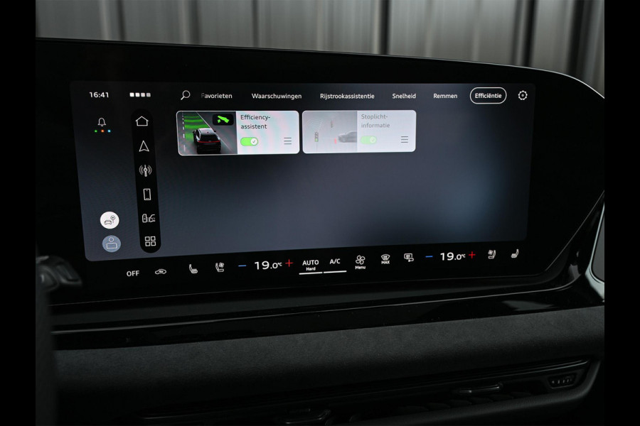 Audi A6 Avant 2.0 e-hybrid quattro S edition Competition | 5 jr Garantie | Panoramadak | B&O | Stoelventilatie en Massage | 360 Camera | Luchtvering | Ambiance Interieur | Achterasbesturing | Carbon Inleg | Head-Up | S-Seats | Passagiers Display |